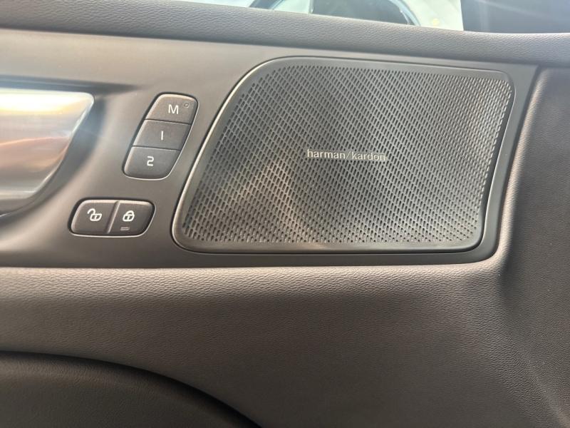 Image VOLVO V60 B4 197ch Ultra Style Dark DCT 7