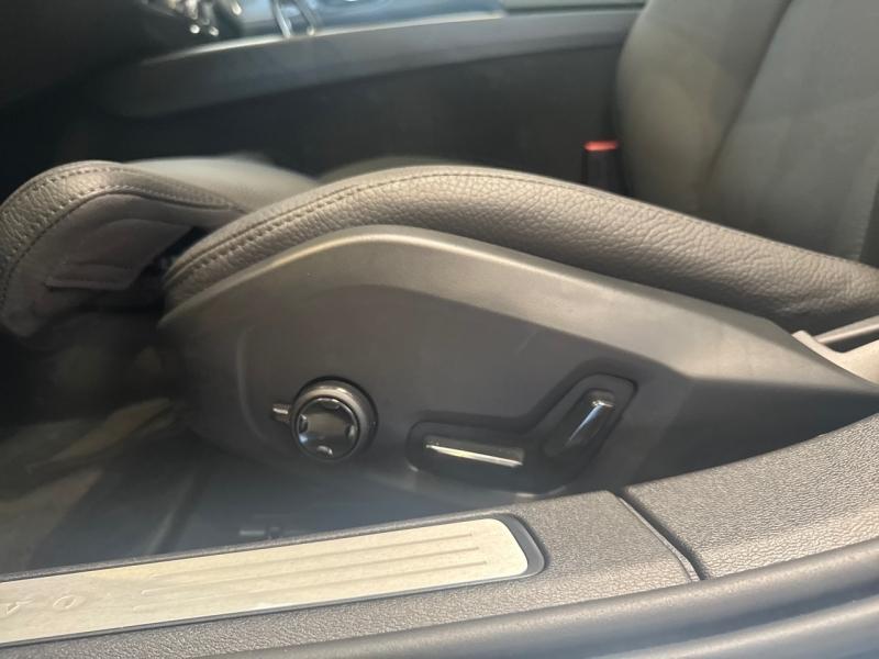 Image VOLVO V60 B4 197ch Ultra Style Dark DCT 7