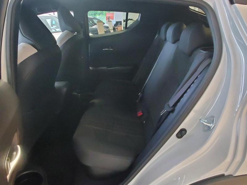 Image TOYOTA C-HR 122h GR-Sport 2WD E-CVT MY20