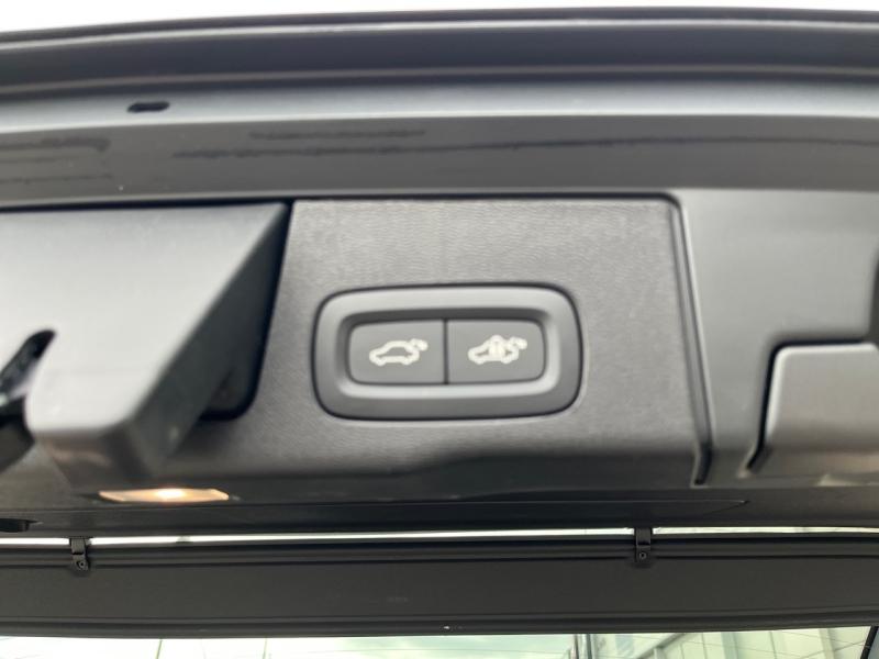 Image VOLVO XC60 T6 Hybride Rechargeable 253 + 145ch Ultra Style Dark Geartronic 8 AWD