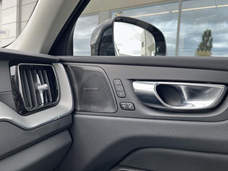 Image VOLVO XC60 T6 Hybride Rechargeable 253 + 145ch Ultra Style Dark Geartronic 8 AWD