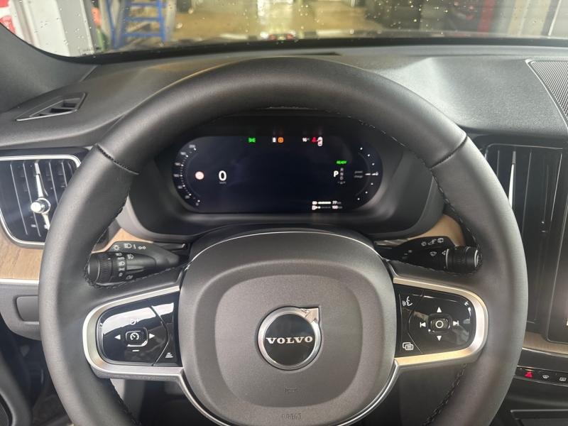 Image VOLVO Xc60 XC60 Plus  T6 AWD Hybride rechargeable  Hybride Rechargeable (Essence)  Dark