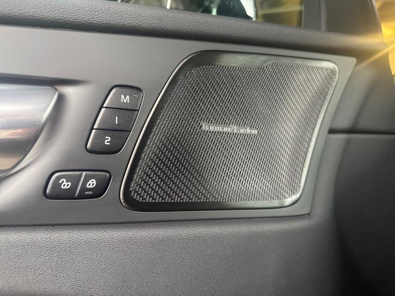 Image VOLVO Xc60 XC60 Plus  T6 AWD Hybride rechargeable  Hybride Rechargeable (Essence)  Dark