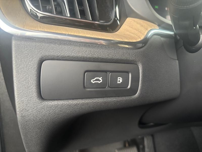 Image VOLVO Xc60 XC60 Plus  T6 AWD Hybride rechargeable  Hybride Rechargeable (Essence)  Dark