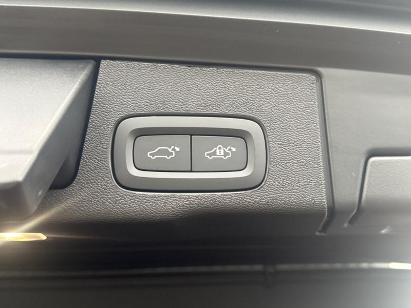 Image VOLVO Xc60 XC60 Plus  T6 AWD Hybride rechargeable  Hybride Rechargeable (Essence)  Dark