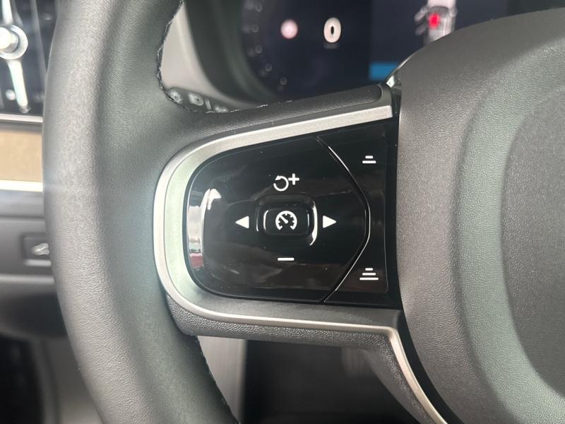 Image VOLVO Xc60 XC60 Plus  T6 AWD Hybride rechargeable  Hybride Rechargeable (Essence)  Dark