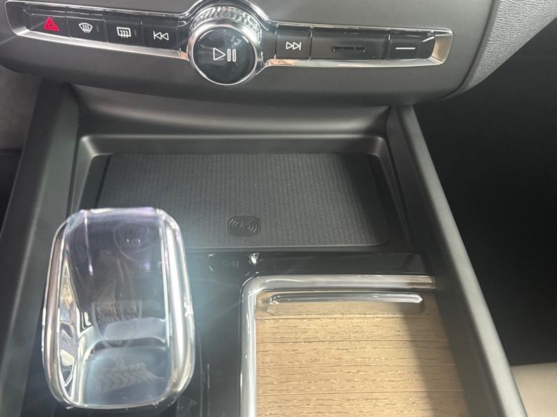 Image VOLVO Xc60 XC60 Plus  T6 AWD Hybride rechargeable  Hybride Rechargeable (Essence)  Dark