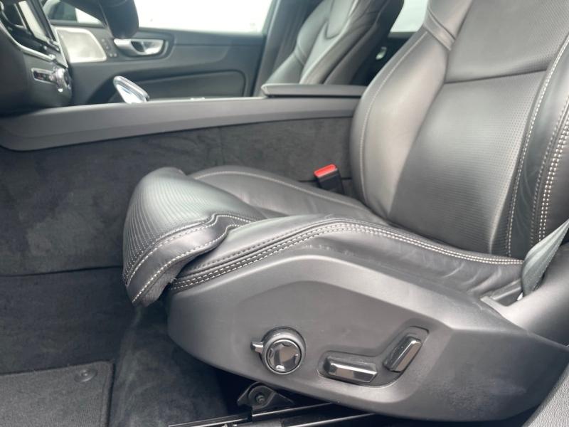 Image VOLVO XC60 T6 Hybride Rechargeable 253 + 145ch Ultra Style Dark Geartronic 8 AWD