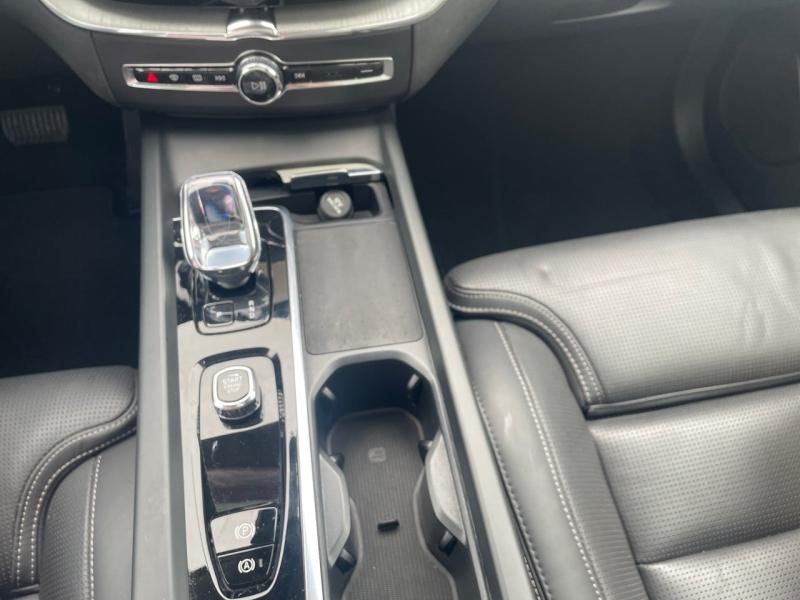 Image VOLVO XC60 T6 Hybride Rechargeable 253 + 145ch Ultra Style Dark Geartronic 8 AWD