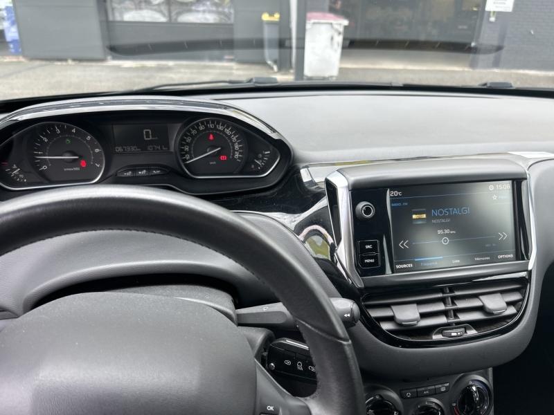 Image PEUGEOT 208 1.2 PureTech 82ch E6.c Signature 5p