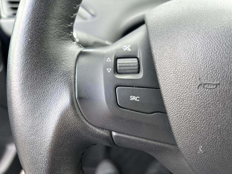 Image PEUGEOT 208 1.2 PureTech 82ch E6.c Signature 5p