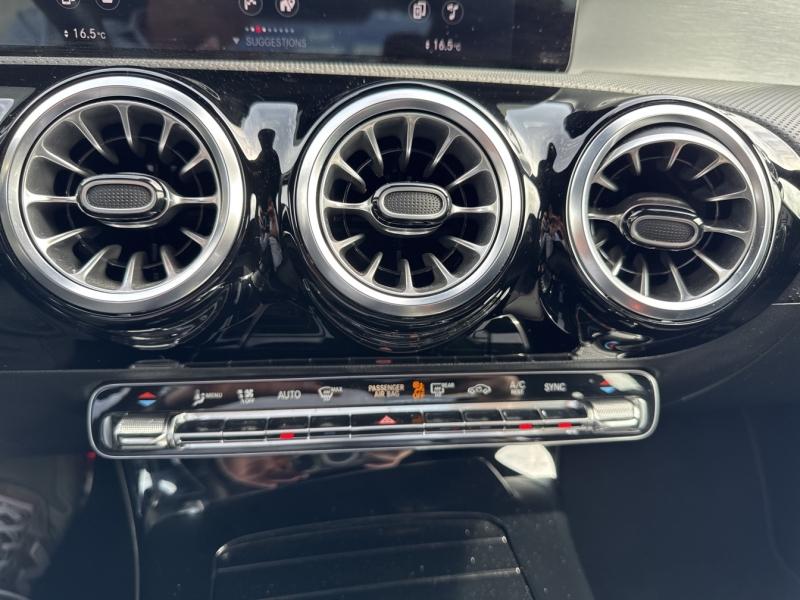 Image MERCEDES-BENZ CLA 200 d 150ch AMG Line 8G-DCT 8cv