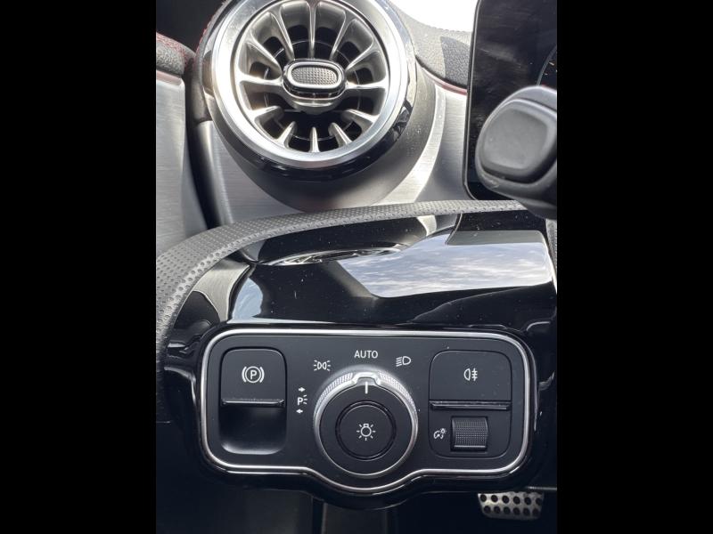 Image MERCEDES-BENZ CLA 200 d 150ch AMG Line 8G-DCT 8cv