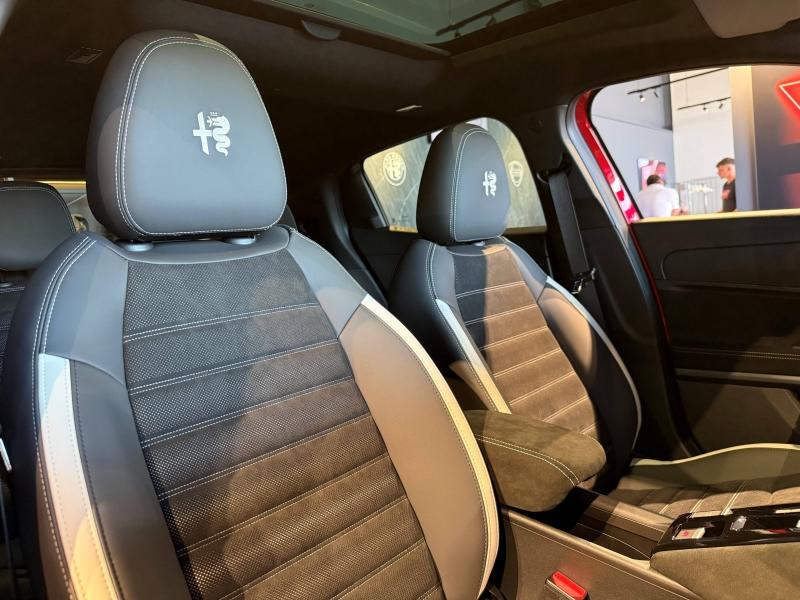 Image ALFA ROMEO Junior 1.2 Ibrida 145ch Sport Speciale e-DCT6