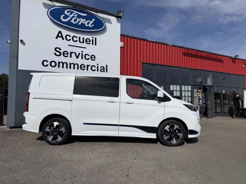 Image FORD Transit CUSTOM CAB APP 320 L1H1 2.0L EcoBlue diesel 170 ch BVA8 4x4 SPORT