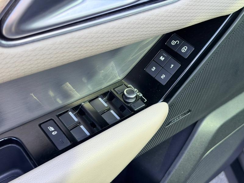 Image LAND-ROVER Range Rover Velar 3.0D V6 300ch R-Dynamic SE AWD BVA