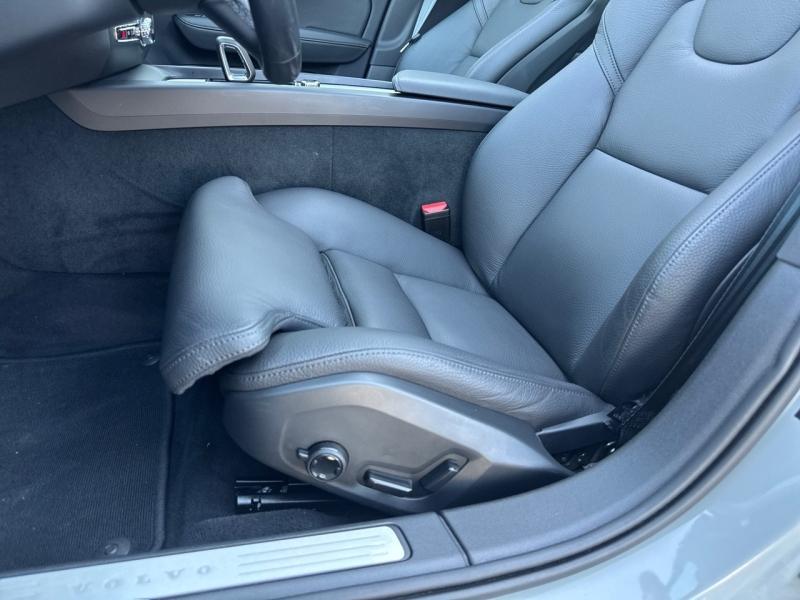 Image VOLVO V60 B4 197ch Ultra Style Dark DCT 7