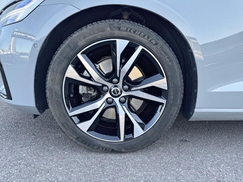 Image VOLVO V60 B4 197ch Ultra Style Dark DCT 7