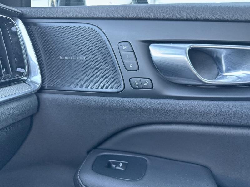 Image VOLVO V60 B4 197ch Ultra Style Dark DCT 7