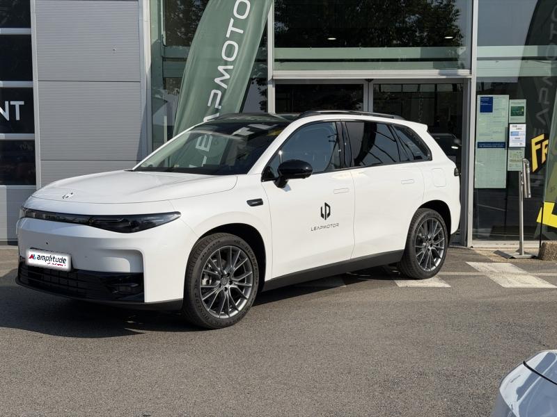 Photo LEAPMOTOR C10 REEV 215ch 28,4 kWh Design MY25