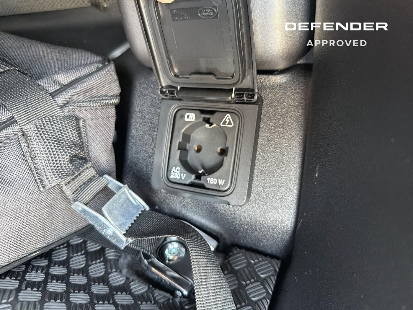 Image LAND-ROVER Defender 110 2.0 P300e PHEV X-Dynamic HSE