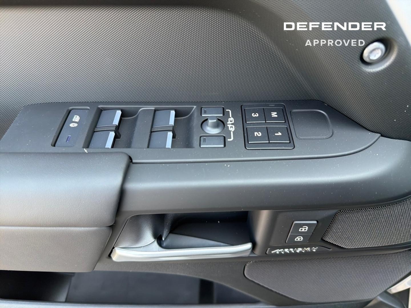 Image LAND-ROVER Defender 110 2.0 P300e PHEV X-Dynamic HSE