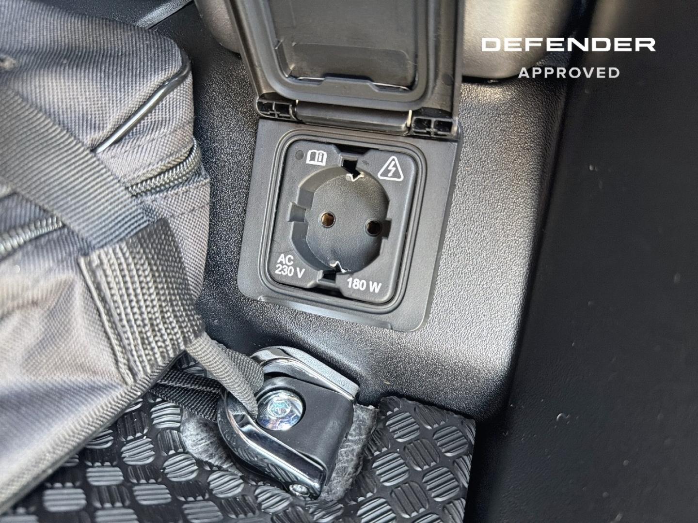 Image LAND-ROVER Defender 110 2.0 P300e PHEV X-Dynamic HSE