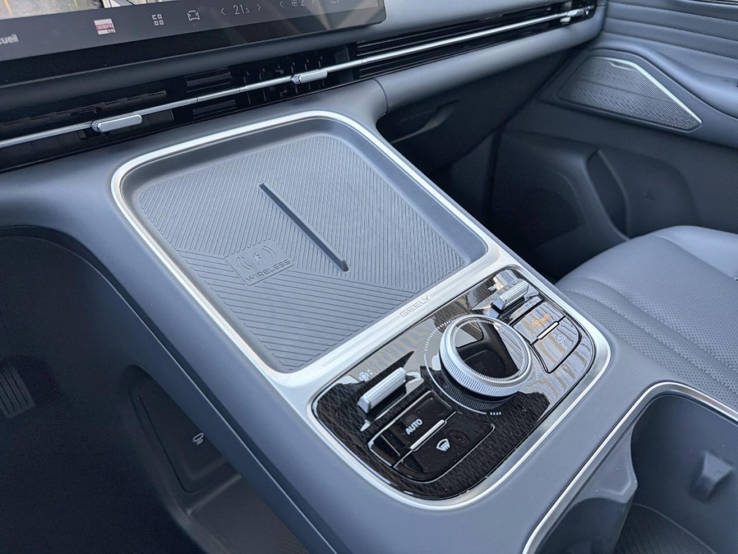 Image GEELY Starray 1.5 EM-i 99+218ch Max+