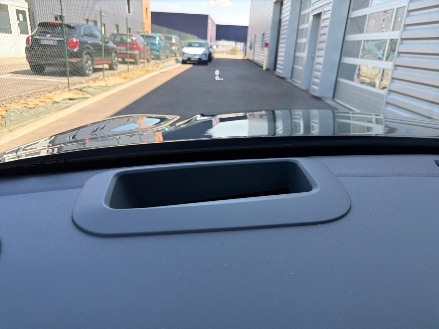 Image GEELY Starray 1.5 EM-i 99+218ch Max+