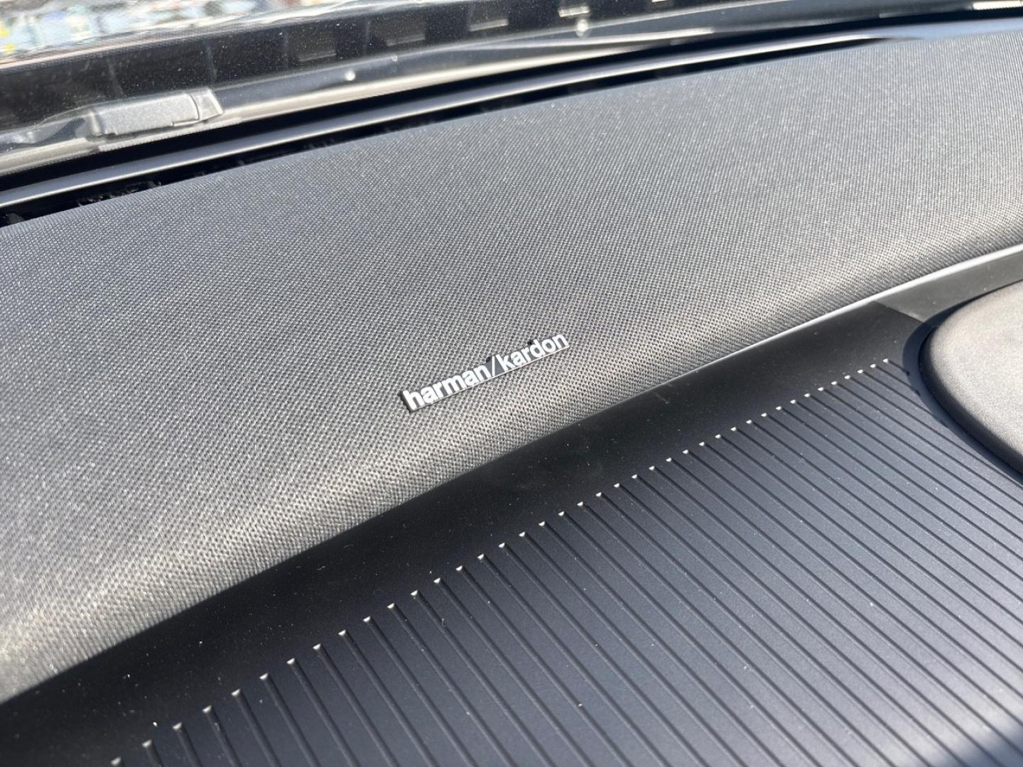 Image VOLVO EX30 P5 Long Range 272ch 69kWh Black Edition