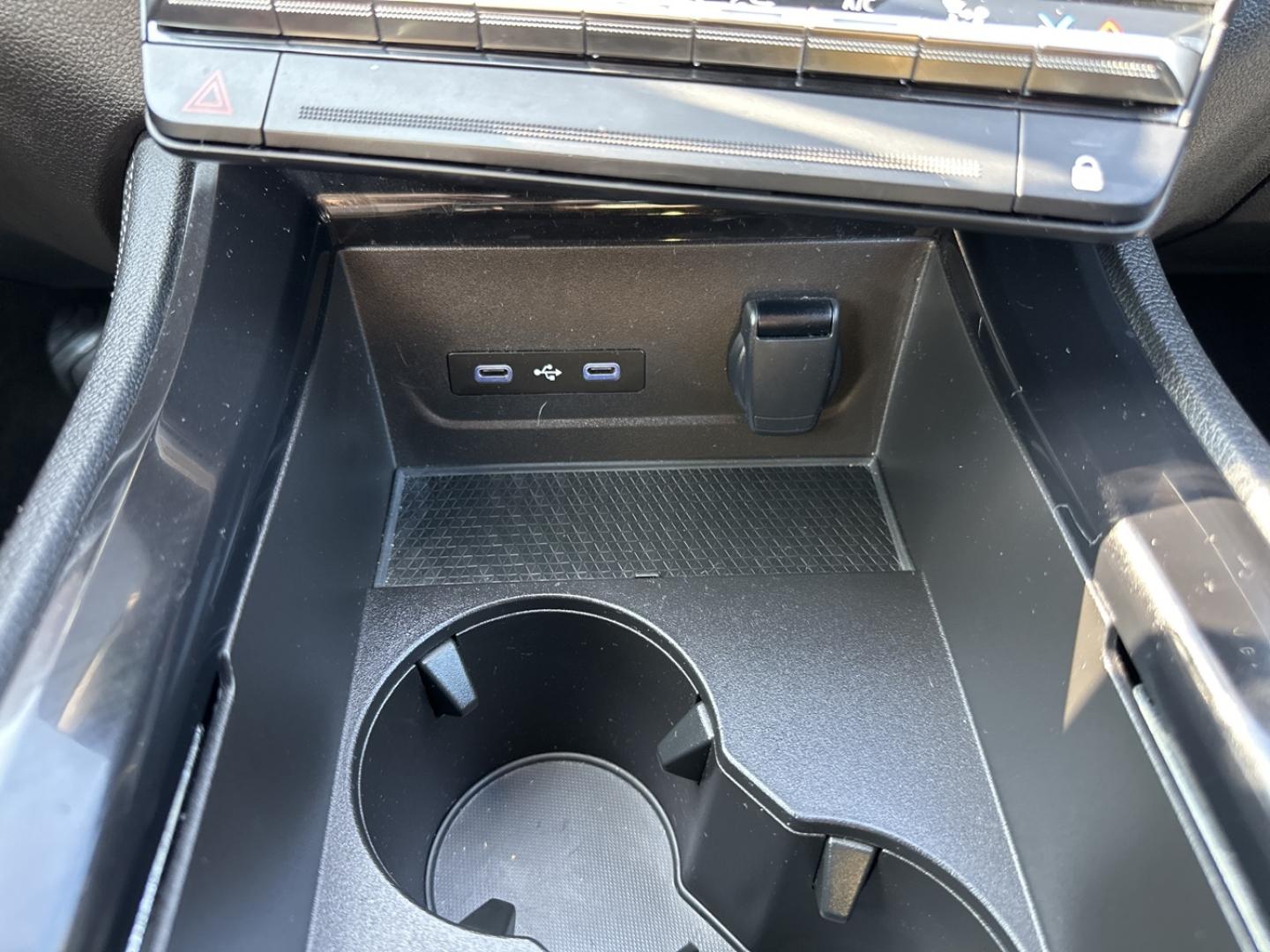 Image RENAULT Austral 1.2 E-Tech full hybrid 200ch Techno - 24