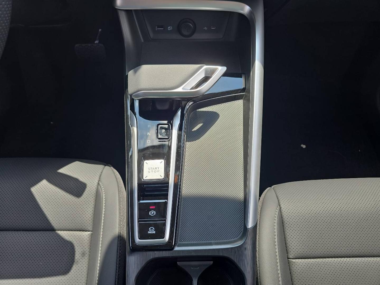 MG MOTOR ZS 1.5 Hybrid+ 197ch Luxury - Miniature 14