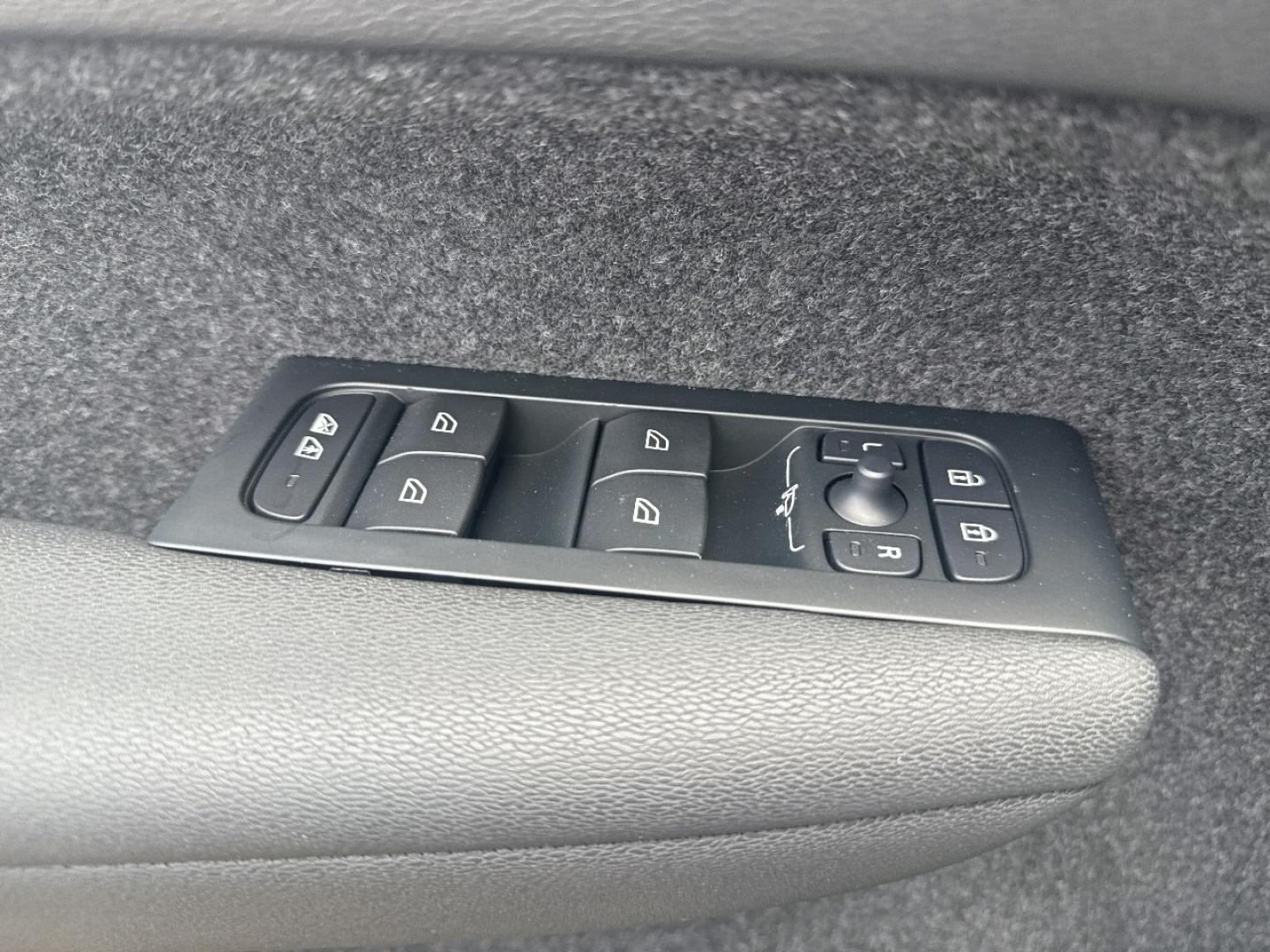 Image VOLVO XC40 B3 163ch Black Edition DCT 7