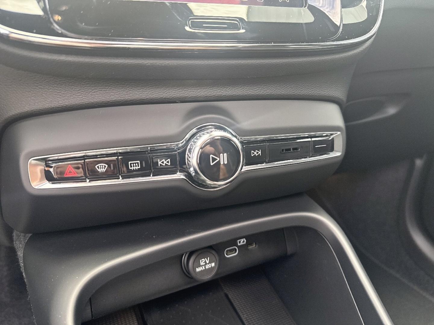 Image VOLVO XC40 B3 163ch Black Edition DCT 7