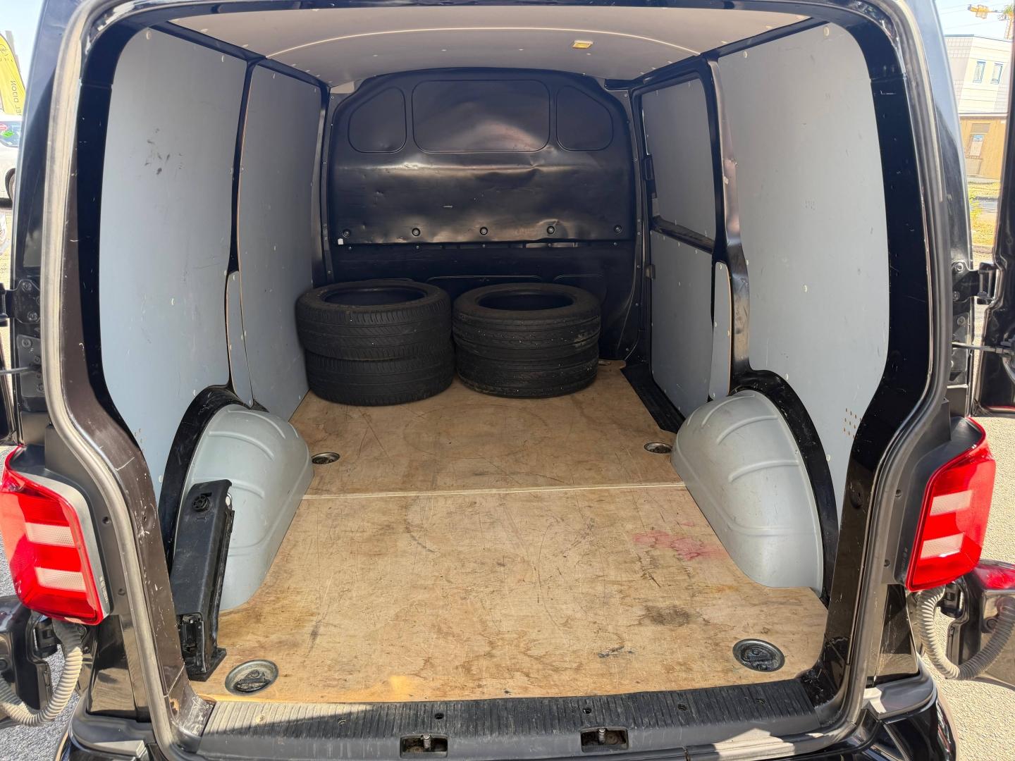 Image VOLKSWAGEN Transporter Fg 2.8T L1H1 2.0 TDI 204ch Business Line DSG7