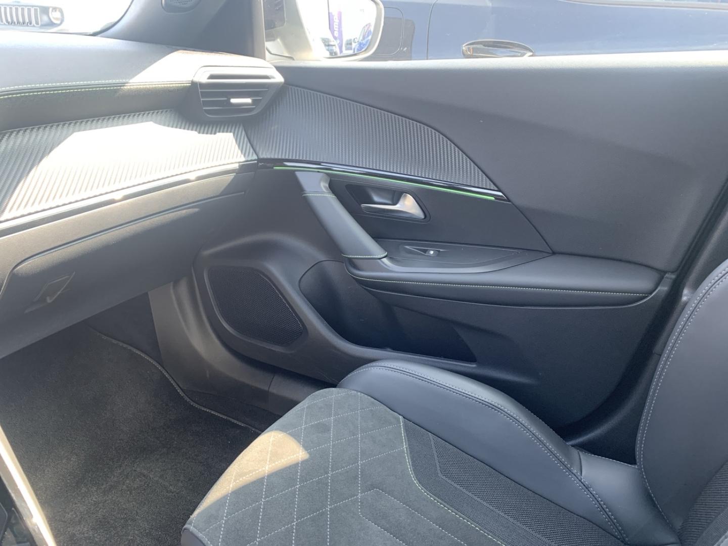 Image PEUGEOT 2008 1.5 BlueHDi 130ch S&S GT EAT8 125g