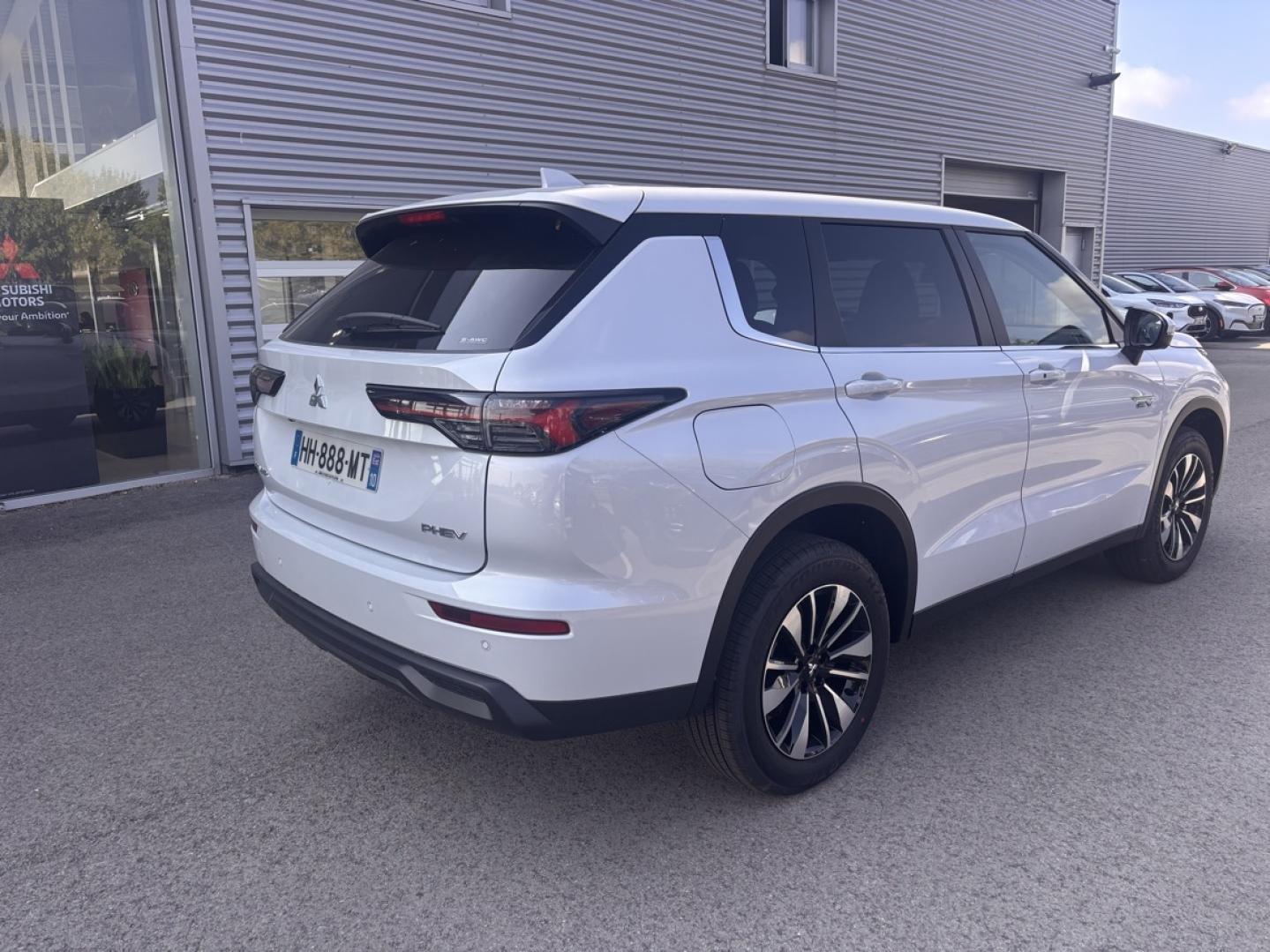Image MITSUBISHI Outlander 2.4 PHEV 306ch Invite+ 4WD