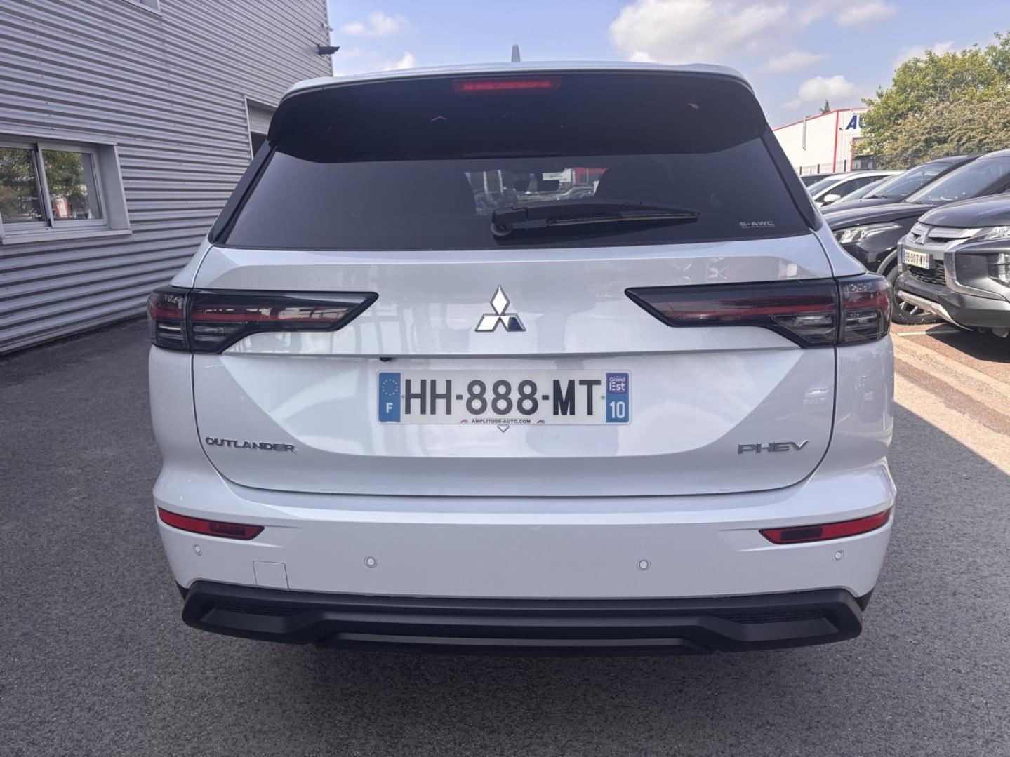 Image MITSUBISHI Outlander 2.4 PHEV 306ch Invite+ 4WD