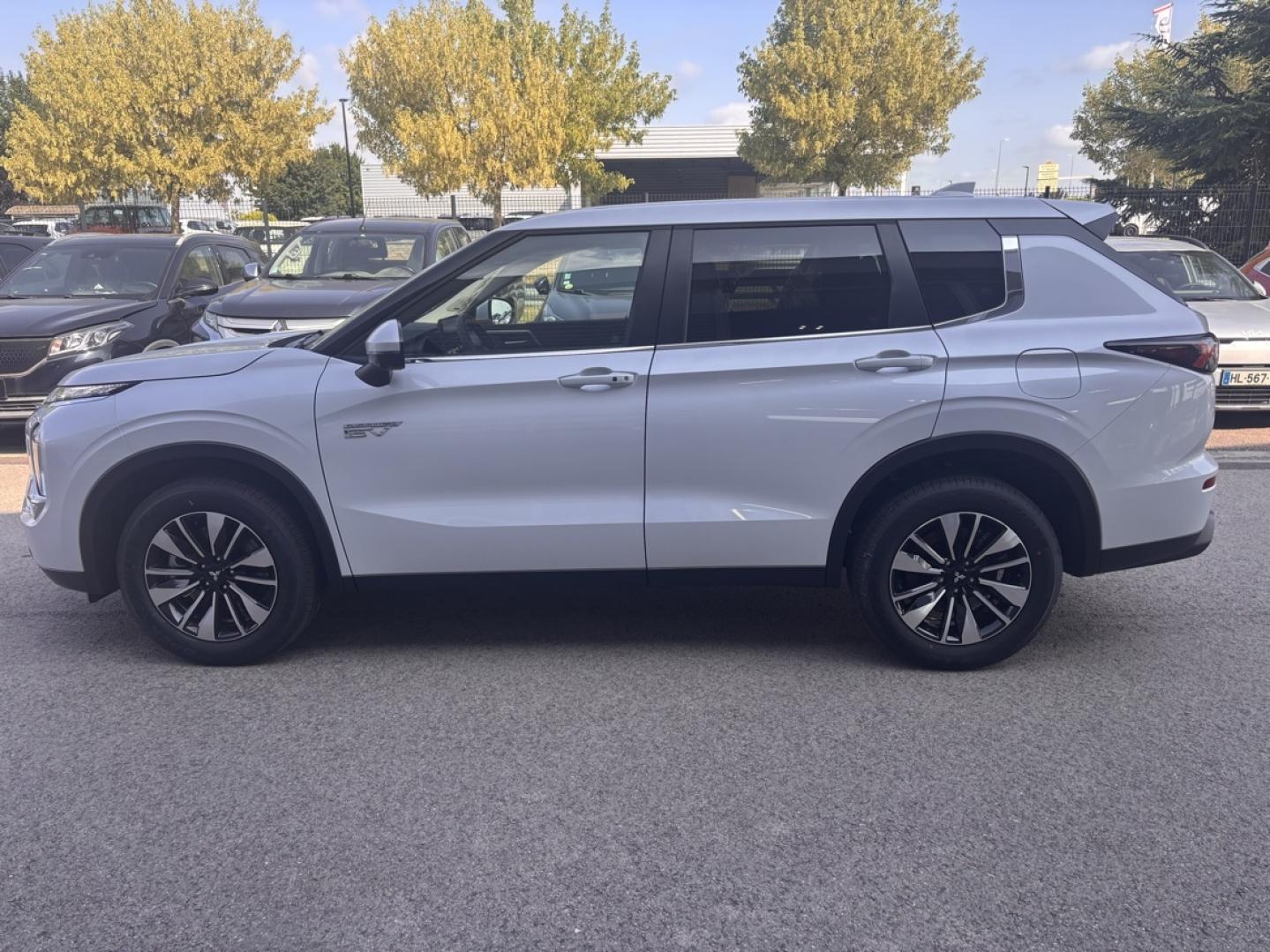 Image MITSUBISHI Outlander 2.4 PHEV 306ch Invite+ 4WD