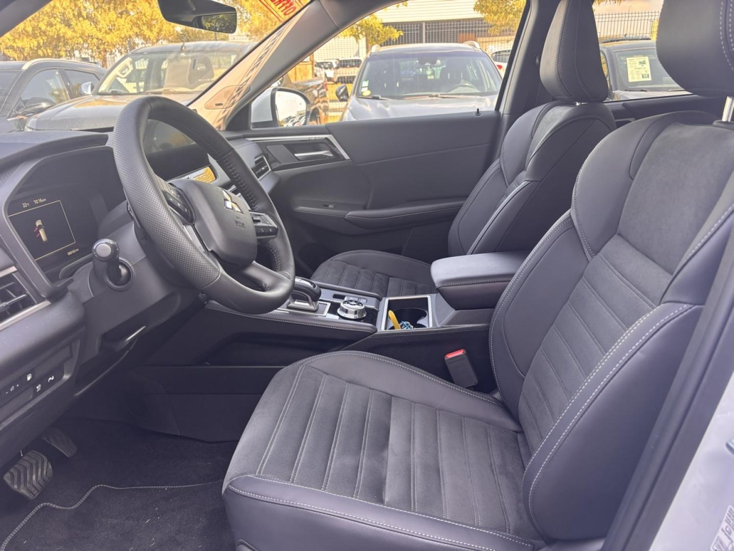 Image MITSUBISHI Outlander 2.4 PHEV 306ch Invite+ 4WD