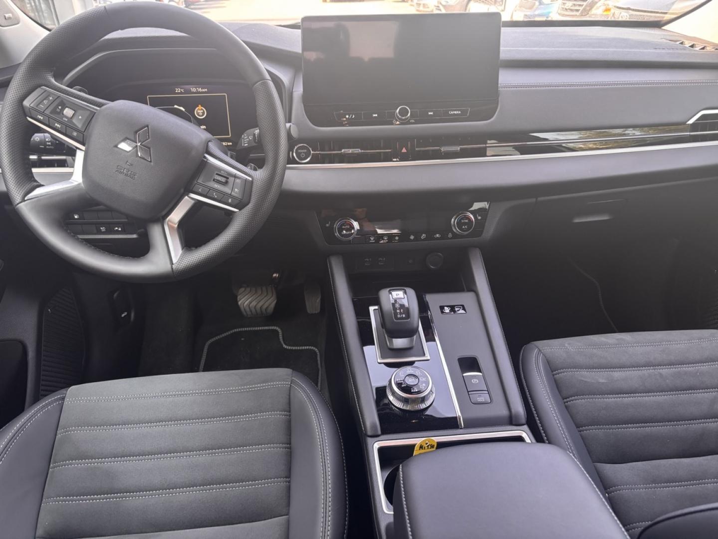 Image MITSUBISHI Outlander 2.4 PHEV 306ch Invite+ 4WD