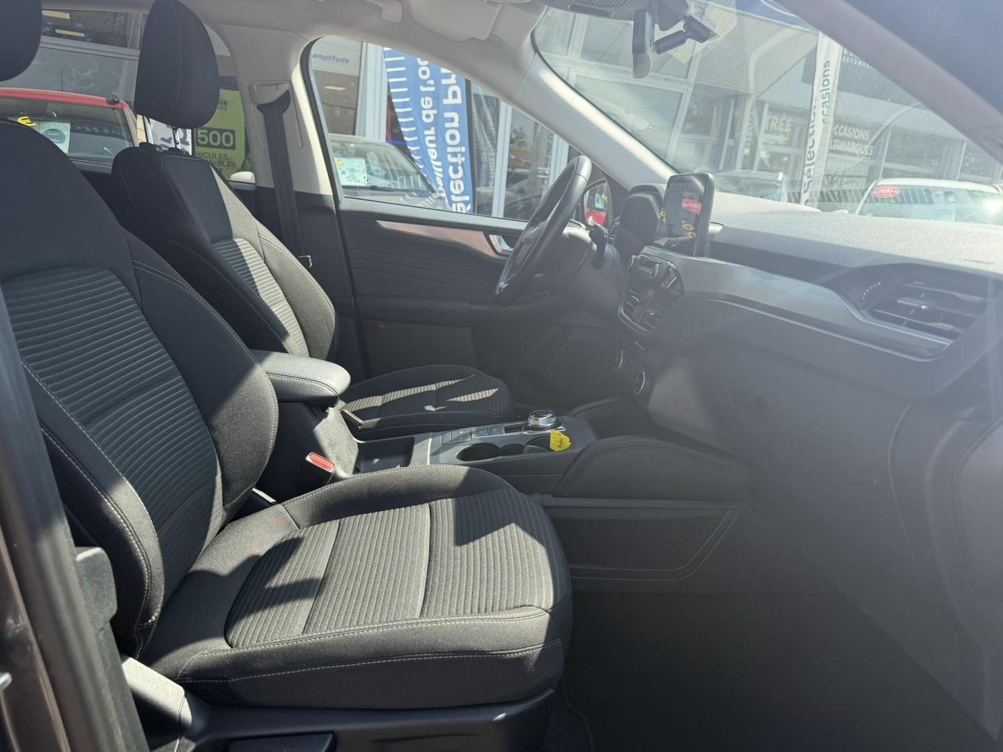 Image FORD Kuga 2.5 Duratec 190ch FHEV Titanium BVA