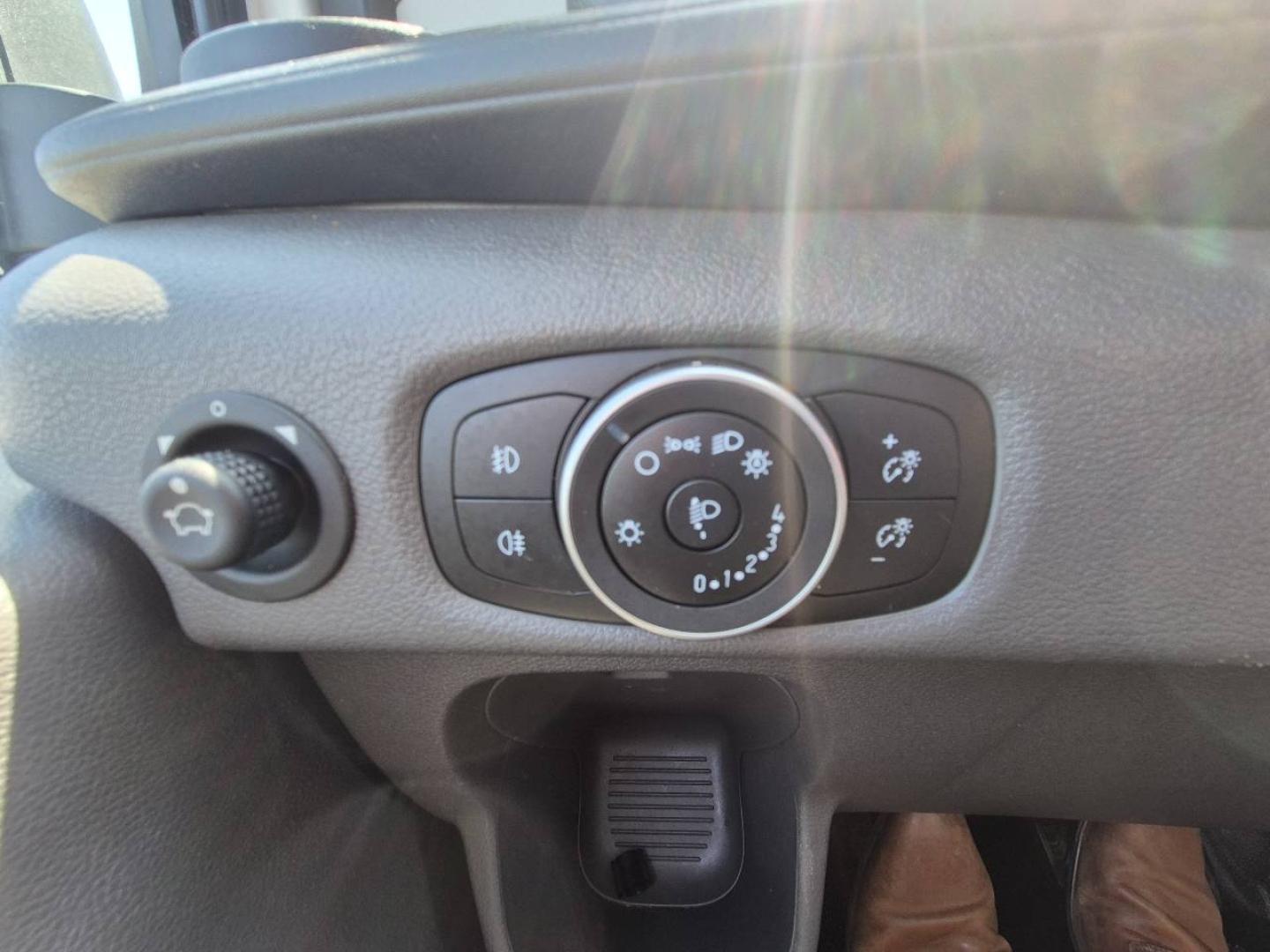 Image FORD Transit 2T CCb P350 L2 2.0 EcoBlue 165ch Trend RJ BENNE