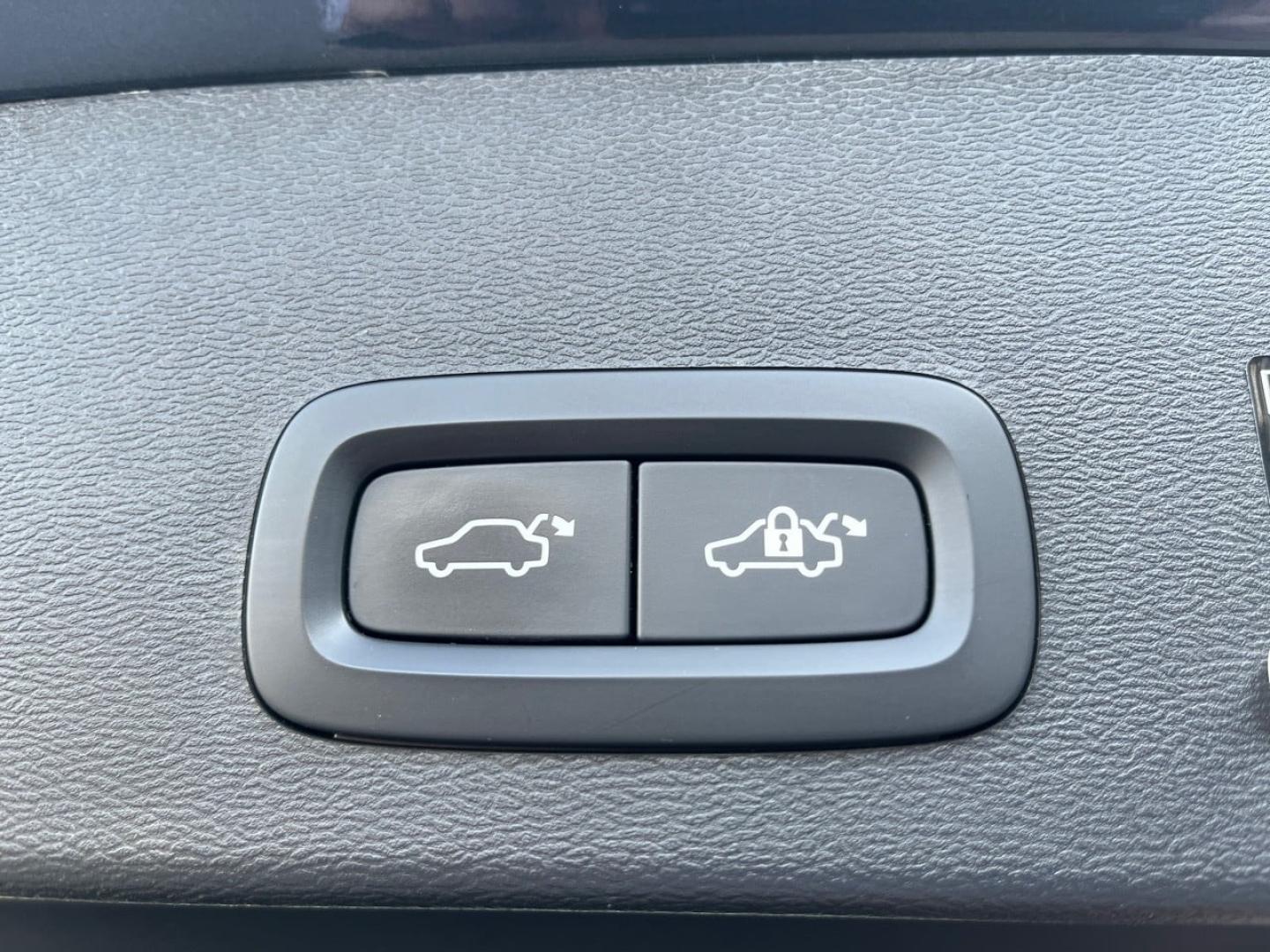 Image VOLVO XC40 T4 Recharge 129 + 82ch Business DCT 7