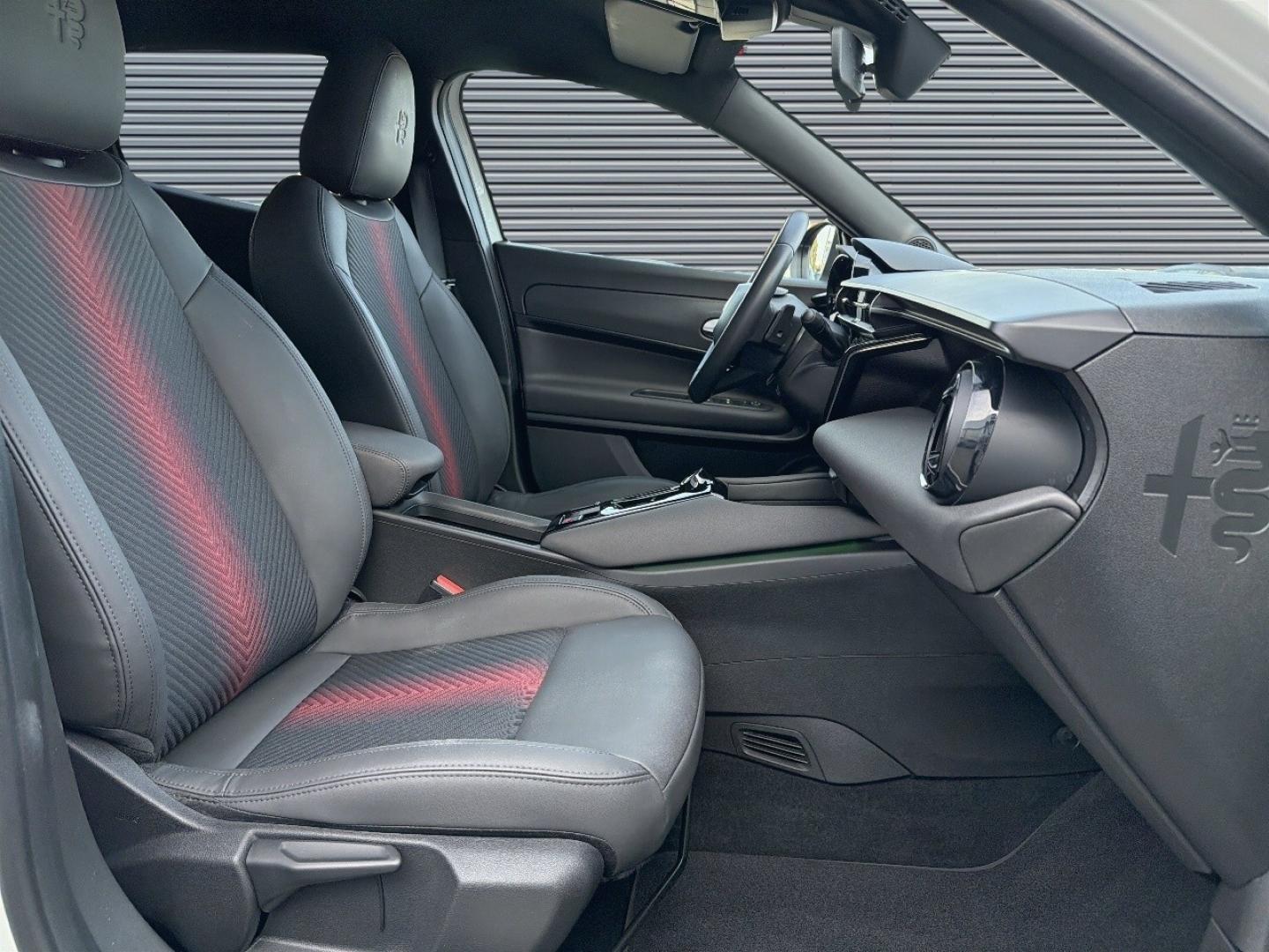 Image ALFA ROMEO Junior 1.2 Ibrida 136ch Speciale DCT6