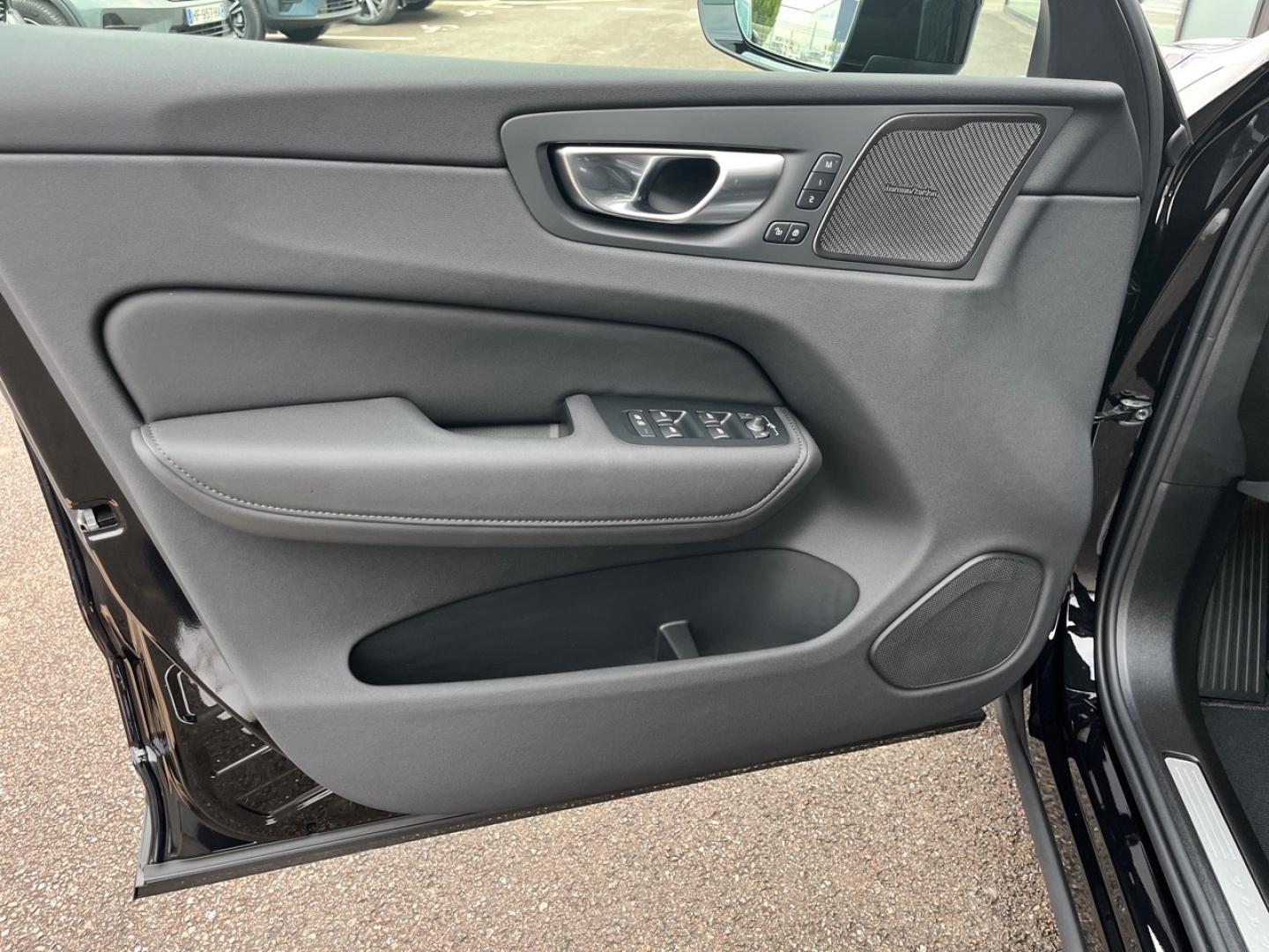 Image VOLVO XC60 T6 Hybride Rechargeable 335ch Ultra Style Dark Geartronic 8 AWD