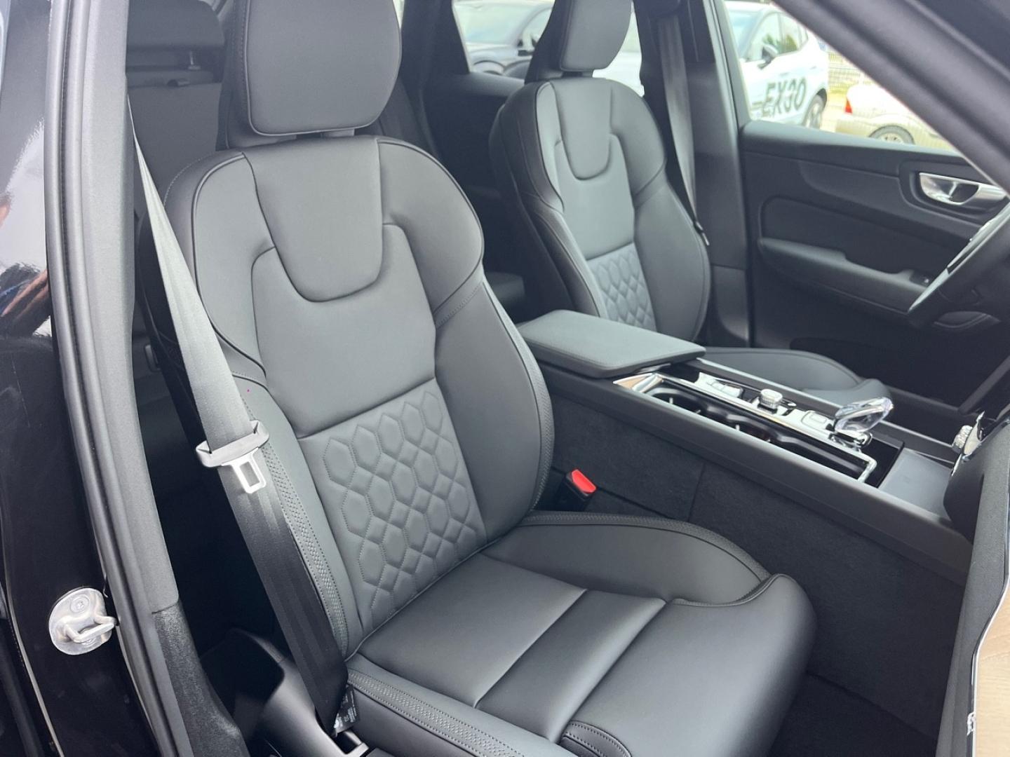 Image VOLVO XC60 T6 Hybride Rechargeable 335ch Ultra Style Dark Geartronic 8 AWD