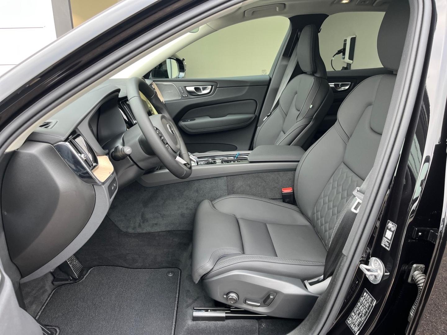 Image VOLVO XC60 T6 Hybride Rechargeable 335ch Ultra Style Dark Geartronic 8 AWD