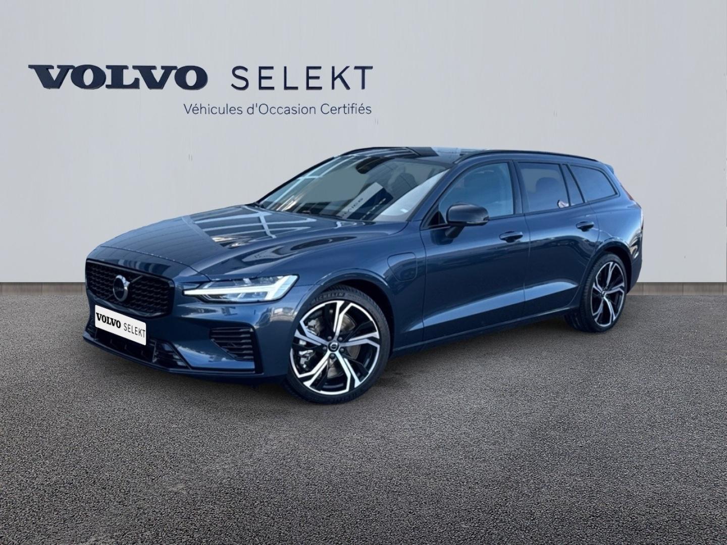 Photo VOLVO V60 T6 AWD 180+156ch Plus Style Dark Geartronic 8