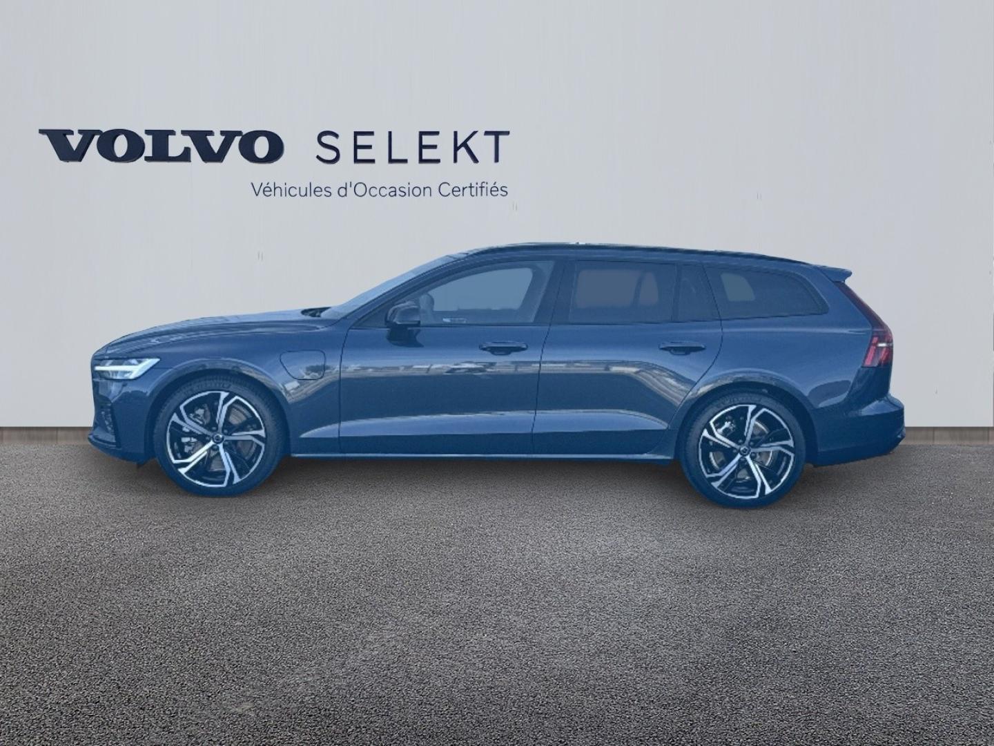 Image VOLVO V60 T6 AWD 180+156ch Plus Style Dark Geartronic 8